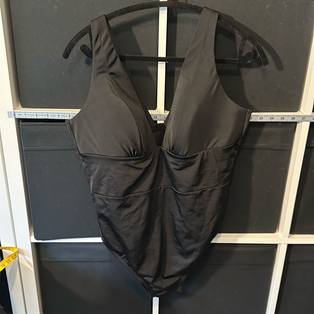 EUC Lane Bryant One Piece Swimsuit Size 16 Lightly Lined Non-Wire